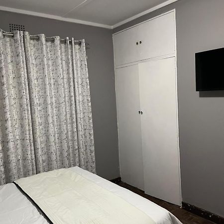 Travelers Standard Apartment Kempton Park Luaran gambar
