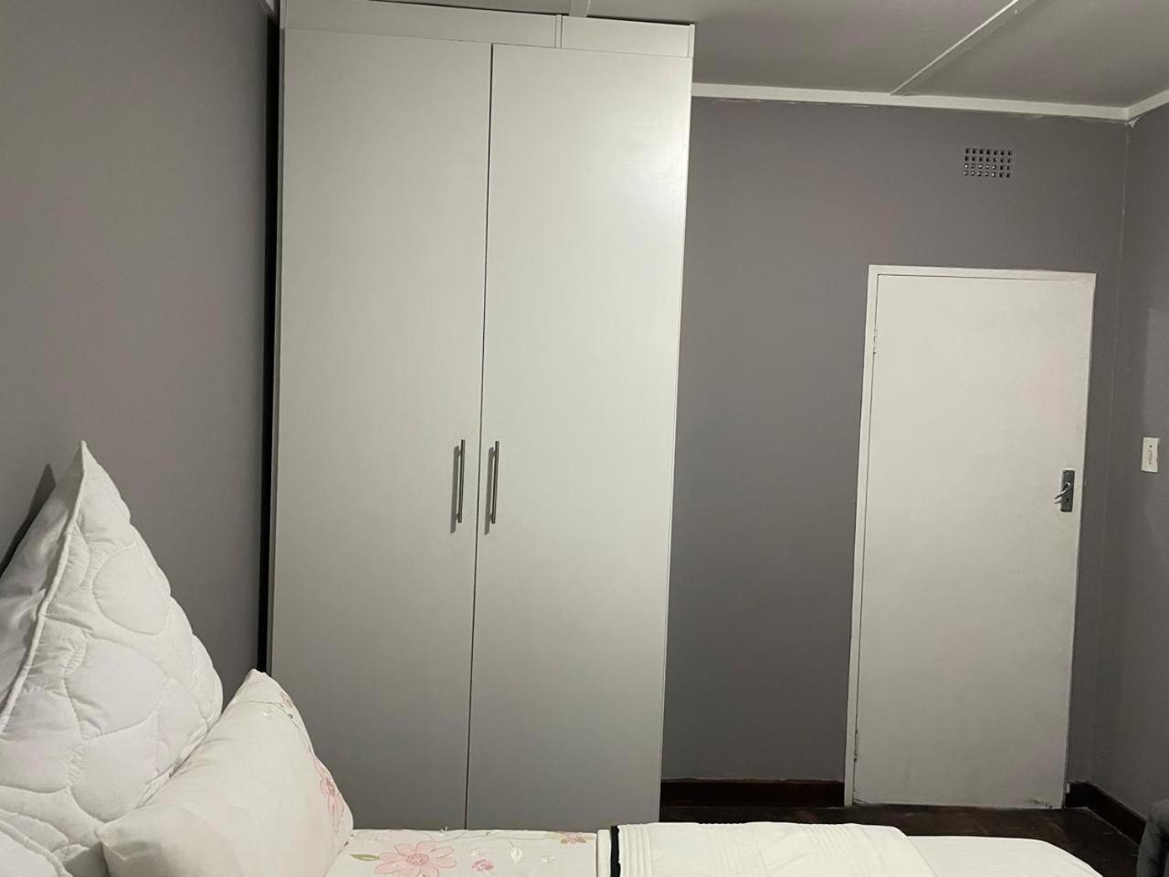 Travelers Standard Apartment Kempton Park Luaran gambar