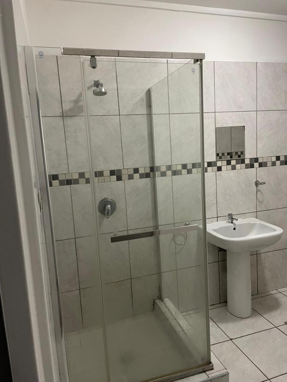 Travelers Standard Apartment Kempton Park Luaran gambar