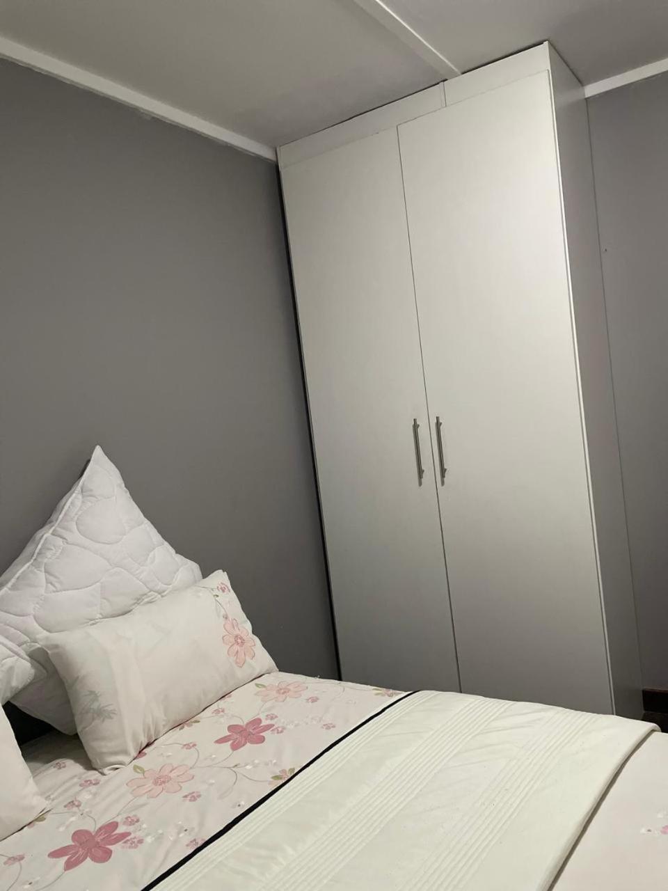 Travelers Standard Apartment Kempton Park Luaran gambar